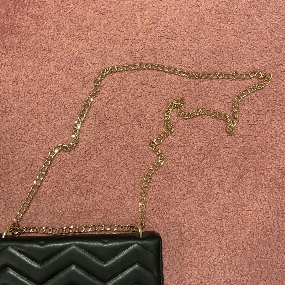 F21 Crossbody Bag - Picture 2 of 7